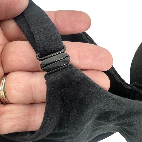 VICTORIA'S  SECRET Body by Victoria Black Lace Lined Perfect Coverage bra 38DD - Picture 7 of 9